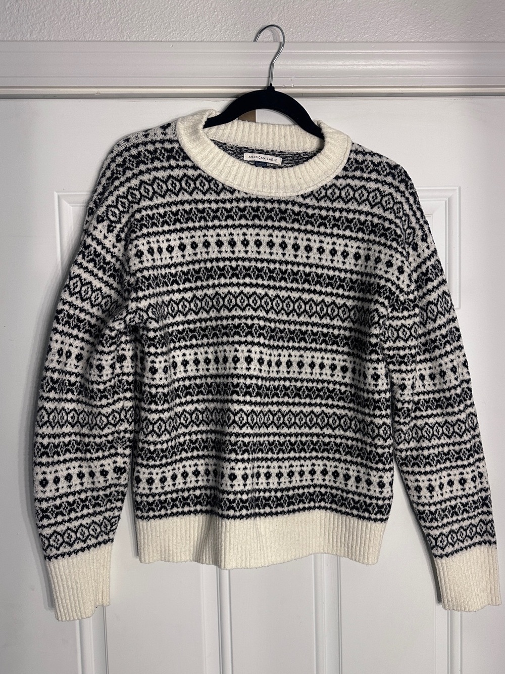 American Eagle oversized Black & Cream Fair Isle sweater size XS
